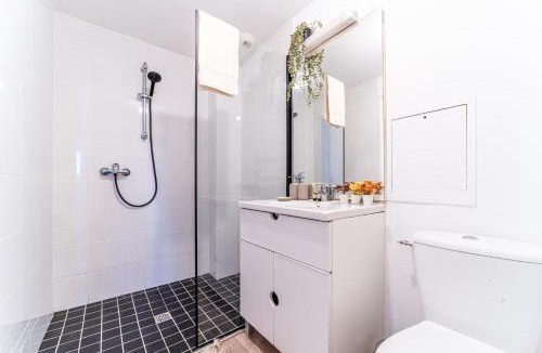 Roubaix Apartment | L'Équinoxe - Barbieux - EDHEC - Wifi - Parking