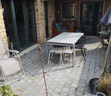 Saint-Pierre-Langers House | L'étable buissonnière