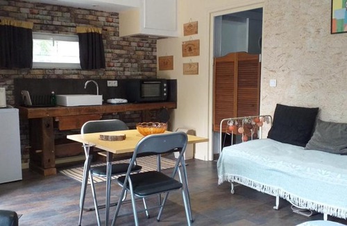 Checy Apartment | L'établi