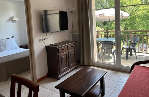 Sainte-Marie-la-Blanche Apartment | L'Étape Bourguignonne