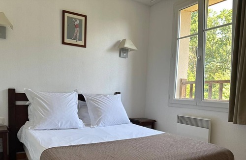 Sainte-Marie-la-Blanche Apartment | L'Étape Bourguignonne