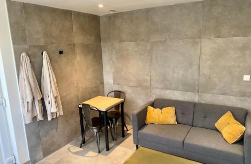 Saint-Martin-des-Entrees House | L'étincelle