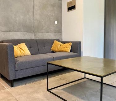 Saint-Martin-des-Entrees House | L'étincelle