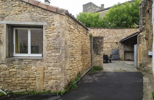 Etoile-sur-Rhone House | L'étoile d'Alice