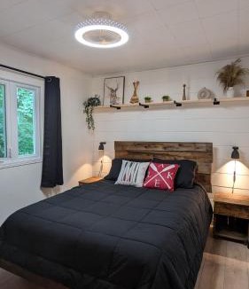 Saint-Charles-de-Bellechasse Ski Chalet | L'Étoile du Nord
