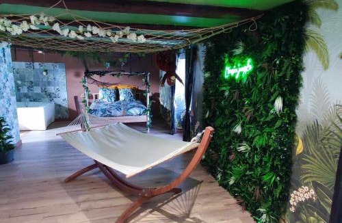 Saint-Pierre-de-Plesguen Apartment | L'évasion jungle