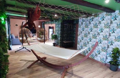 Saint-Pierre-de-Plesguen Apartment | L'évasion jungle