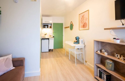 Evreux Apartment | L’Évasion Balcon Parking Gratuit Gare 15 min