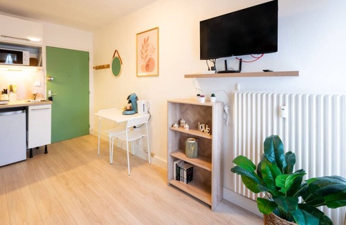 Evreux Apartment | L’Évasion Balcon Parking Gratuit Gare 15 min