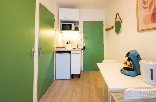Evreux Apartment | L’Évasion Balcon Parking Gratuit Gare 15 min