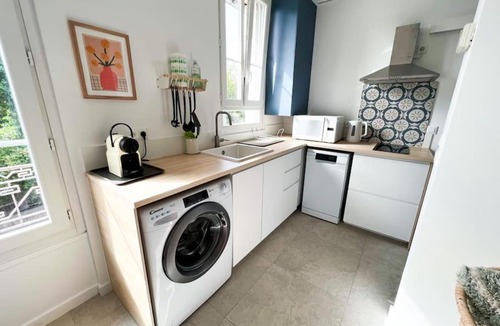 Clamart Apartment | L'évasion bleue, appart Clamart, Paris