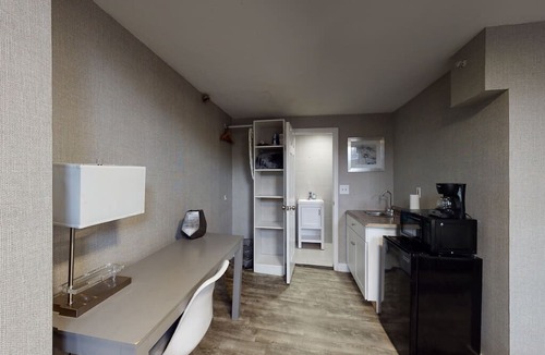 Bay Village Apartment | L 5-B1 Prices/Location CANNOT Be Beat!