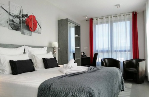 Nazelles-Negron Hotel | L'Aérogare
