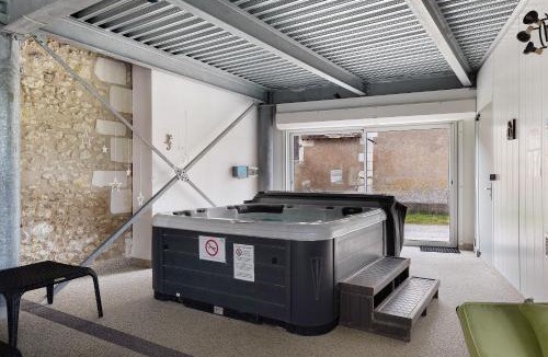 Saint-Georges-sur-Cher Apartment | L'aérostier Gîte - 5 Pers