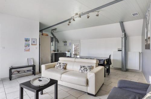Saint-Georges-sur-Cher Apartment | L'aérostier Gîte - 5 Pers