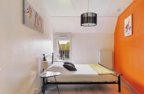 Saint-Georges-sur-Cher Apartment | L'aérostier Gîte - 5 Pers