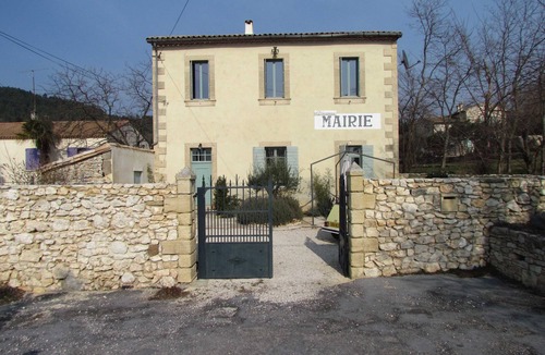 Saint-Hippolyte-de-Montaigu House | L'Ancienne Mairie (Town Hall) In Small Hamlet In The Gard