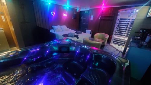 Montigny-sur-Vence Hotel | L&A Spa privatif