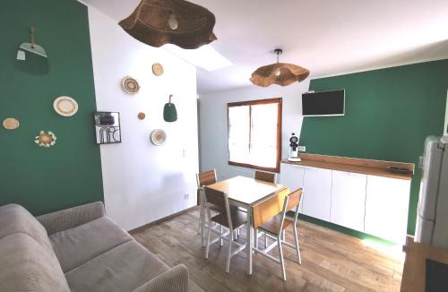 Saint-Hilaire-la-Palud Apartment | L'Aarona du Lidon