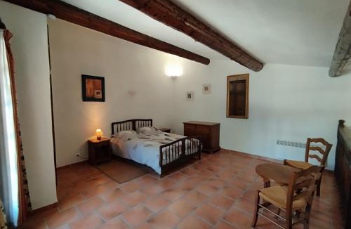 Simiane-la-Rotonde Apartment | L' ABBADIE