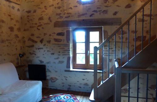 Le Donjon Bed & Breakfast | L'Abrejou