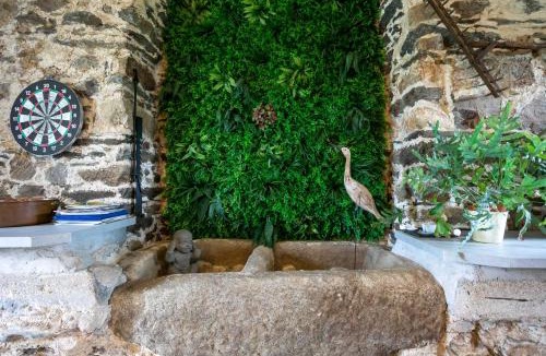 Allineuc House | L'abreuvoir du Leffo