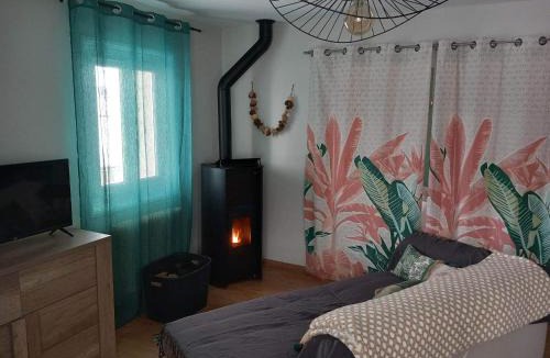 Saint-Front Apartment | "L'Abri" massif du Mézenc, massages bien être
