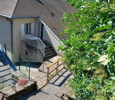 Saint-Front Apartment | "L'Abri" massif du Mézenc, massages bien être