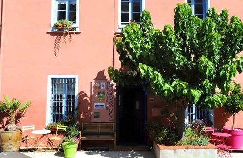 Tautavel Apartment | L'ABRI SOUS ROCHE: Air-conditioned studio in Maison d'Hôtes, 2 steps from the museum!