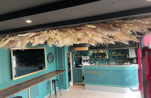 Firminy Hotel | L'Abribis