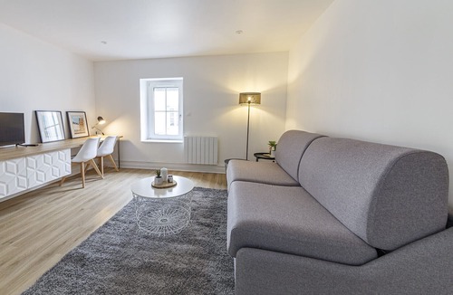 Saint-Serge Apartment | L'Acacia - Studio coquet proche centre