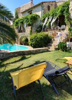 Saint-Pons-la-Calm Bed & Breakfast | L'ACCALMIE