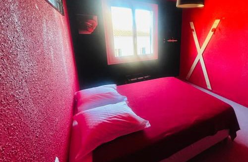 Nissan-lez-Enserune Hotel | L'Acro Love