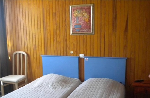 Nissan-lez-Enserune Hotel | L'Acropole