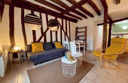 Fontainebleau Apartment | L’Adresse Secrète - Three Bedroom Apartment, Sleeps 4