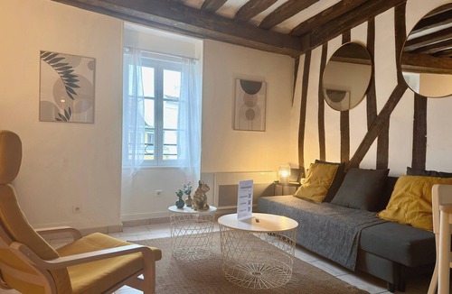 Fontainebleau Apartment | L’Adresse Secrète - Three Bedroom Apartment, Sleeps 4