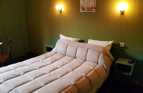 Pont-de-Salars Hotel | L'Agapanthe