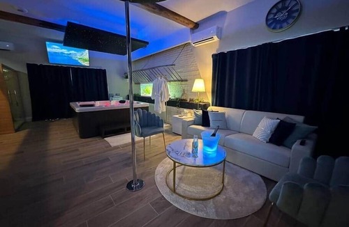 Crecy-sur-Serre Villa | L’Agate bleue (suite)