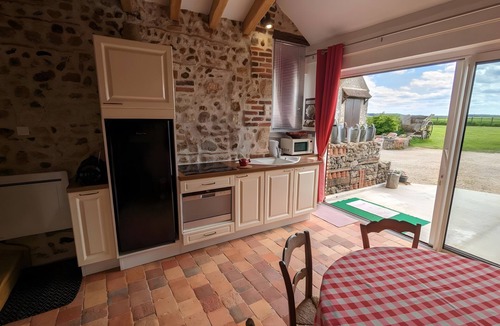 Bonnee House | “L'air De Vacances” Cottage with Private Terrace and Wi-Fi