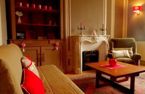 Mesnil-en-Ouche House | L'Ajoussienne