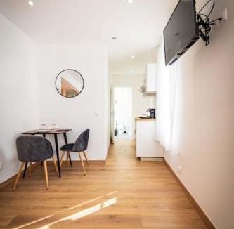 Saint-Quentin Apartment | L'Albatros 006 - Hypercentre * Cosy * Wifi
