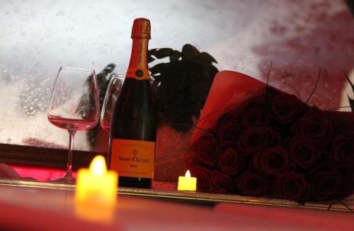Tours House | L alcove des Sens Love Room Jacuzzi sauna