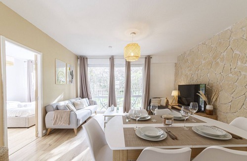 Laval Apartment | L'Alpha - Appartement 5 chambres Murat