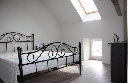 Neris-les-Bains Apartment | L'Amandier