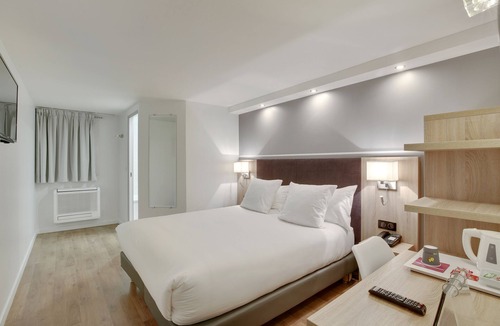 Quartier de la Boule - Champs-Pierreux Hotel | L'Amandier