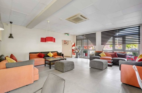 Quartier de la Boule - Champs-Pierreux Hotel | L'Amandier