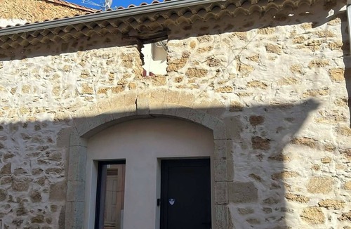 Puisserguier House | L'Amandine - Renovated barn with Jacuzzi