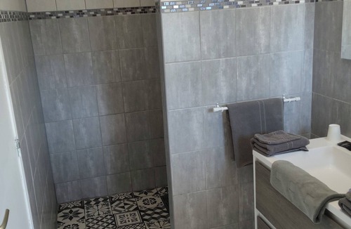 Villefranche-de-Panat House | L' Amarante chambres d'hôtes