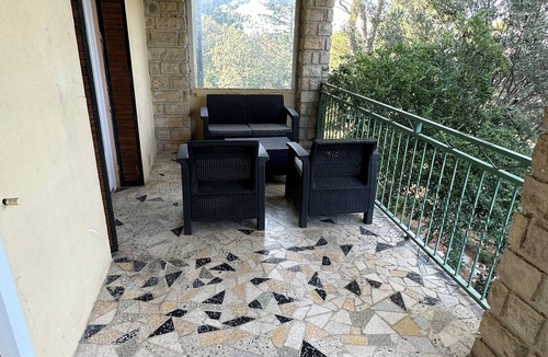 Vedene Apartment | L Amistouso