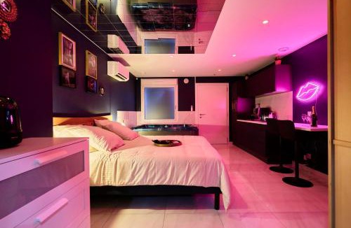 Seclin Apartment | L'Amoria - Suite Romantique moderne avec Jacuzzi & Sauna